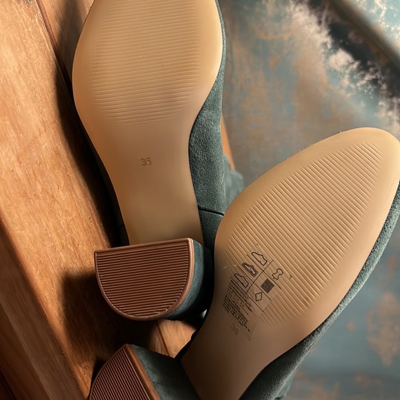 Knee-high suede boots - Picture 2 of 4